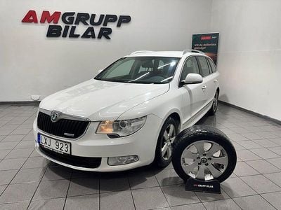 Vit Begagnad 2011 Skoda Superb Ambition Kombi | 54 900 kr (Bra pris)