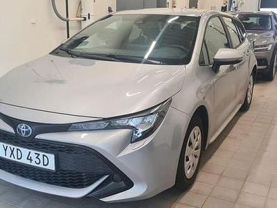 Begagnad Toyota Corolla Life 124 HK (91 kW) 2022 Silver Kombi