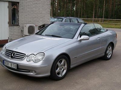 Ljusgrå Begagnad 2003 Mercedes CLK200 Cab | 125 000 kr