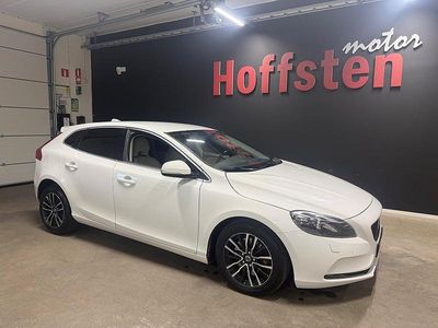Vit Begagnad 2014 Volvo V40 Momentum Halvkombi | 149 900 kr (Marknadspris)