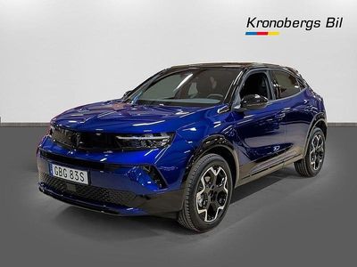 Blå metallic Ny 2025 Opel Mokka SUV | 326 800 kr (Marknadspris)