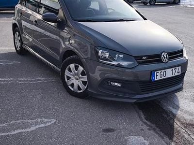 Begagnad VW Polo R-line 90 HK (66 kW) 2014 Grå metallic