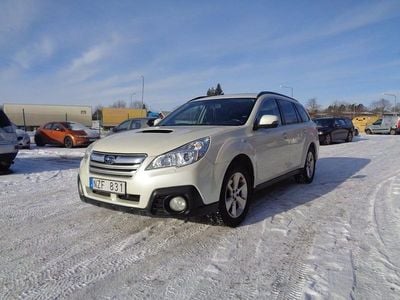 Begagnad Subaru Outback 150 HK (110 kW) 2014 Vit Kombi