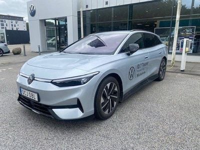 Silver (scale silver metallic) Begagnad 2025 VW ID.7 Pro Kombi | 712 300 kr