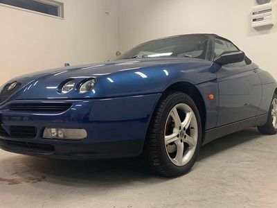 Kobolt blå Begagnad 1997 Alfa Romeo Spider Cab | 120 000 kr