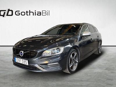 Grå Begagnad 2015 Volvo V60 R-Design Kombi | 129 900 kr (Marknadspris)