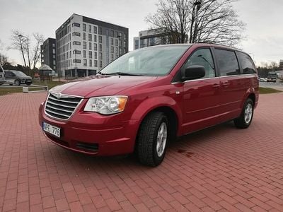 Begagnad Chrysler Grand Voyager 164 HK (120 kW) 2008 Röd Minibuss