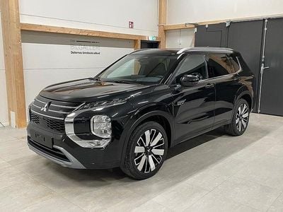Ny Mitsubishi Outlander P-HEV Instyle 136 HK (100 kW) 2025 Svart SUV