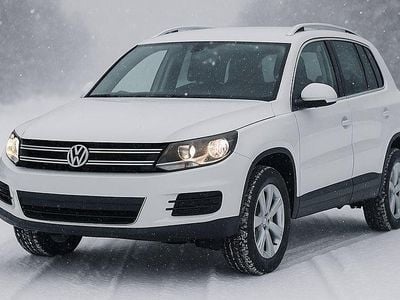 Vit Begagnad 2012 VW Tiguan Sportline SUV | 79 900 kr (Marknadspris)