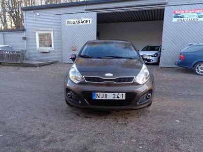 Brun Begagnad 2013 Kia Rio Halvkombi | 74 900 kr (Lite dyr)