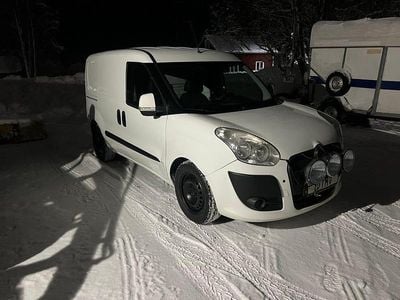 Begagnad Fiat Doblò 90 HK (66 kW) 2013 Minibuss
