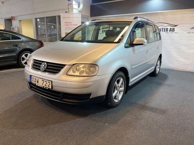 Silver Begagnad 2005 VW Touran Minibuss | 39 900 kr