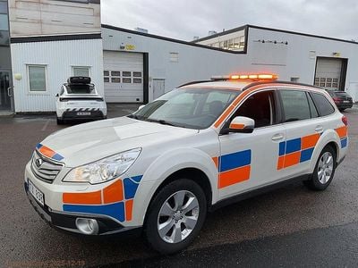 Vit / flerfärgad Begagnad 2012 Subaru Outback Kombi | 57 000 kr (Superpris)