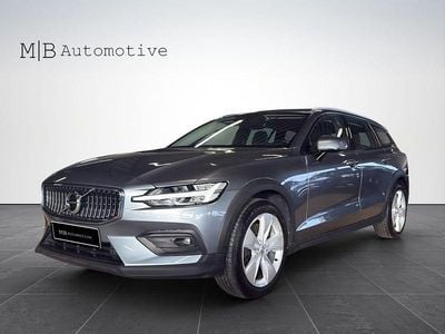 Grå Begagnad 2019 Volvo V60 CC Momentum Kombi | 329 900 kr (Lite dyr)