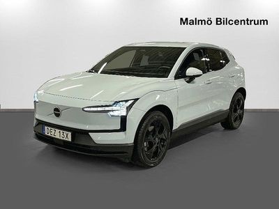 Ljusblå Begagnad 2024 Volvo EX30 Single Motor Extended Range SUV | 359 900 kr (Marknadspris)
