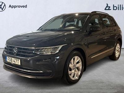 Grå Begagnad 2022 VW Tiguan SUV | 279 000 kr (Bra pris)