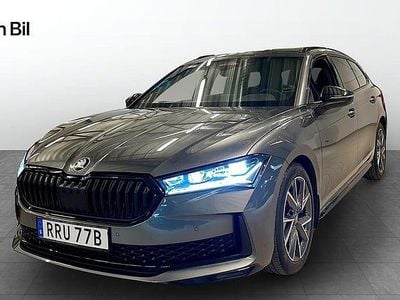Grå Begagnad 2024 Skoda Superb SportLine Kombi | 484 900 kr (Dyr)