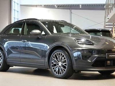 Grå Ny 2025 Porsche Macan 4 Electric SUV | 968 900 kr