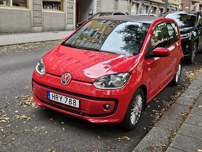 Tornado red Begagnad 2015 VW up! Halvkombi | 75 000 kr (Lite dyr)