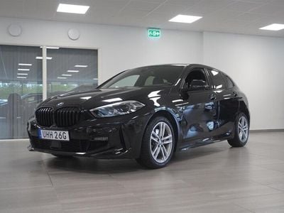 Okänd Begagnad 2023 BMW 118 M Sport Halvkombi | 299 900 kr (Lite dyr)