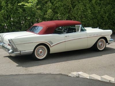 Vit Begagnad 1957 Buick Roadmaster Cab | 995 000 kr
