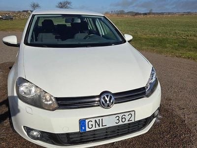 Begagnad VW Golf VI 102 HK (75 kW) 2010 Halvkombi