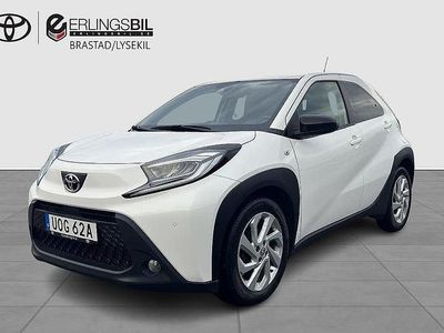 Begagnad Toyota Aygo X Play 72 HK (52 kW) 2022 Vit SUV