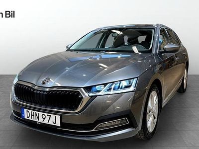 Grå Begagnad 2024 Skoda Octavia Style Kombi | 314 900 kr (Marknadspris)