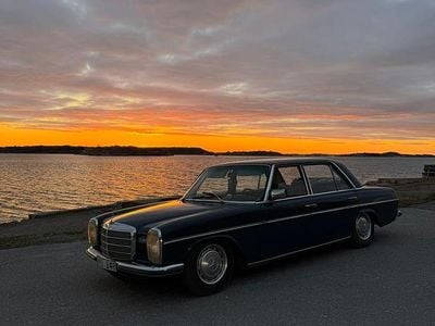 Begagnad Mercedes 230 1974