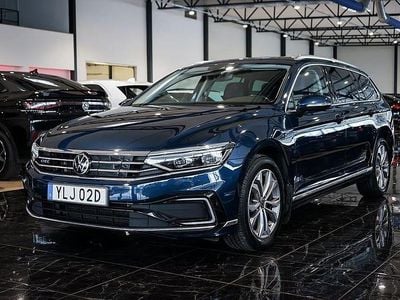 Blå Begagnad 2021 VW Passat GTE Kombi | 229 500 kr (Marknadspris)