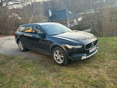 Metallic Begagnad 2018 Volvo V90 CC Kombi | 184 000 kr (Marknadspris)