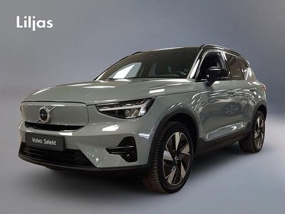 Grå Begagnad 2023 Volvo XC40 Core SUV | 384 900 kr