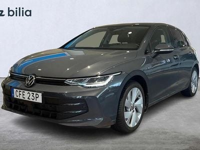 Grå Begagnad 2024 VW Golf VIII Edition Halvkombi | 319 000 kr (Marknadspris)