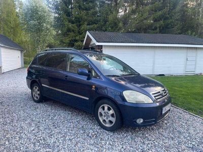 begagnad Toyota Avensis Verso 2.0 D-4D