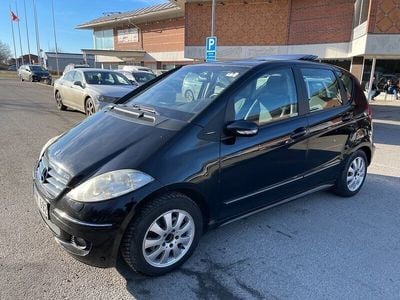 Begagnad Mercedes A200 Avantgarde 136 HK (100 kW) 2005 Svart Halvkombi