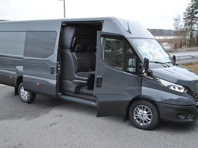 begagnad Iveco Daily 35S18HA8 6-Sits Comfort Hi-Matic 2023, Transportbil