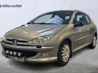 Begagnad Peugeot 206 109 HK (80 kW) 2004 Grå Halvkombi