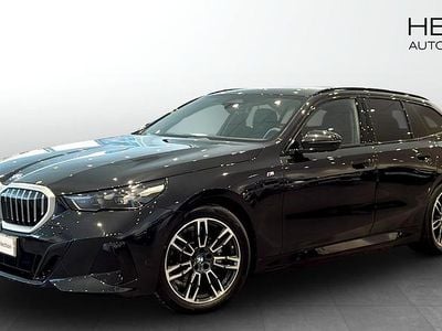 Svart Begagnad 2025 BMW 530e M Sport Kombi | 598 700 kr (Superpris)