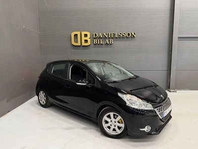 Svart Begagnad 2012 Peugeot 208 Halvkombi | 74 800 kr (Marknadspris)