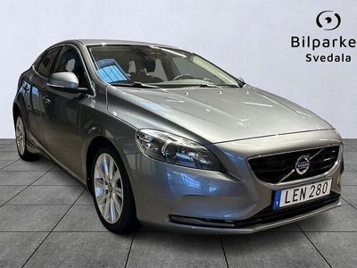 begagnad Volvo V40 D2 Momentum Blis, Navigation, City Safety 2, 120hk