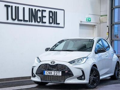 Begagnad Toyota Yaris Hybrid Sport 116 HK (85 kW) 2022 Grå Halvkombi