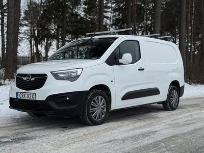 Begagnad Opel Combo 102 HK (75 kW) 2020 Vit Minibuss