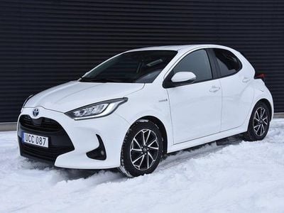 Begagnad Toyota Yaris Hybrid Active 116 HK (85 kW) 2021 Vit Halvkombi