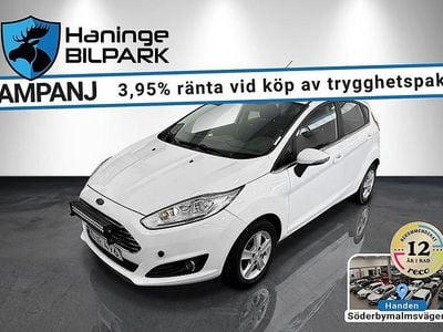 Begagnad Ford Fiesta Titanium 101 HK (74 kW) 2016 Vit Halvkombi