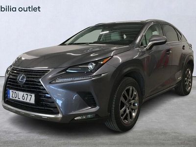 begagnad Lexus NX300h AWD 2.5 Executive Panorama, Taklucka, kame 2018 Grå