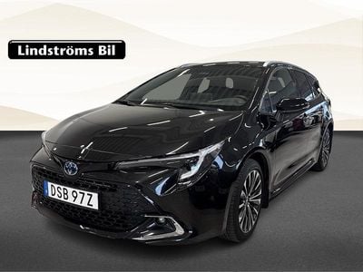 Svart Begagnad 2025 Toyota Corolla Kombi | 359 000 kr