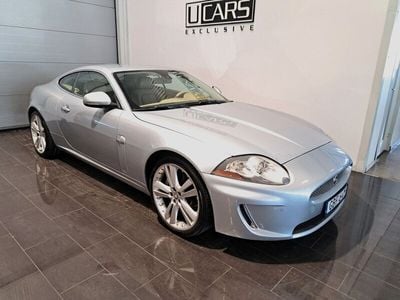 Begagnad Jaguar XK 385 HK (283 kW) 2010 Grå Sportkupé