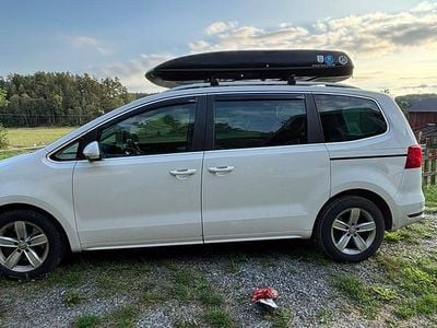 Begagnad Seat Alhambra 150 HK (110 kW) 2012 Vit Minibuss