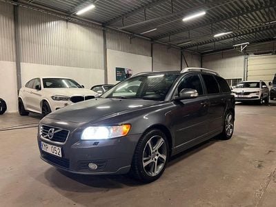 Grå Begagnad 2011 Volvo V50 Momentum Kombi | 64 900 kr (Marknadspris)
