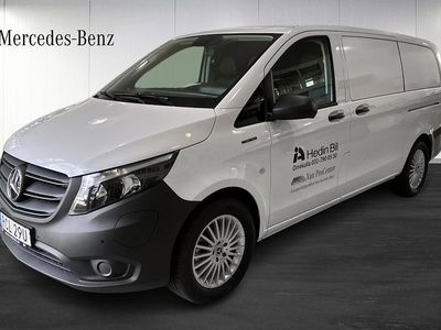 Vit Begagnad 2024 Mercedes e-Vito Minibuss | 562 375 kr (Marknadspris)